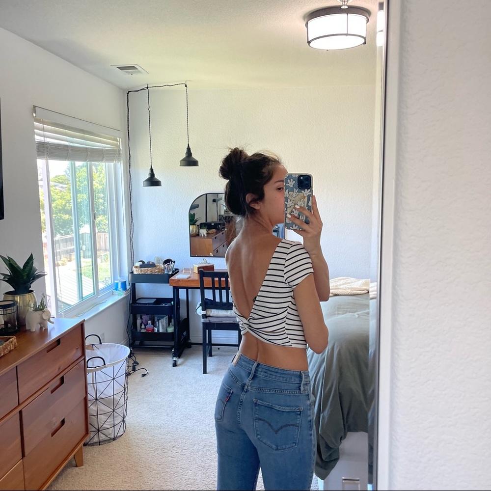 Backless top - Picture 2 of 6